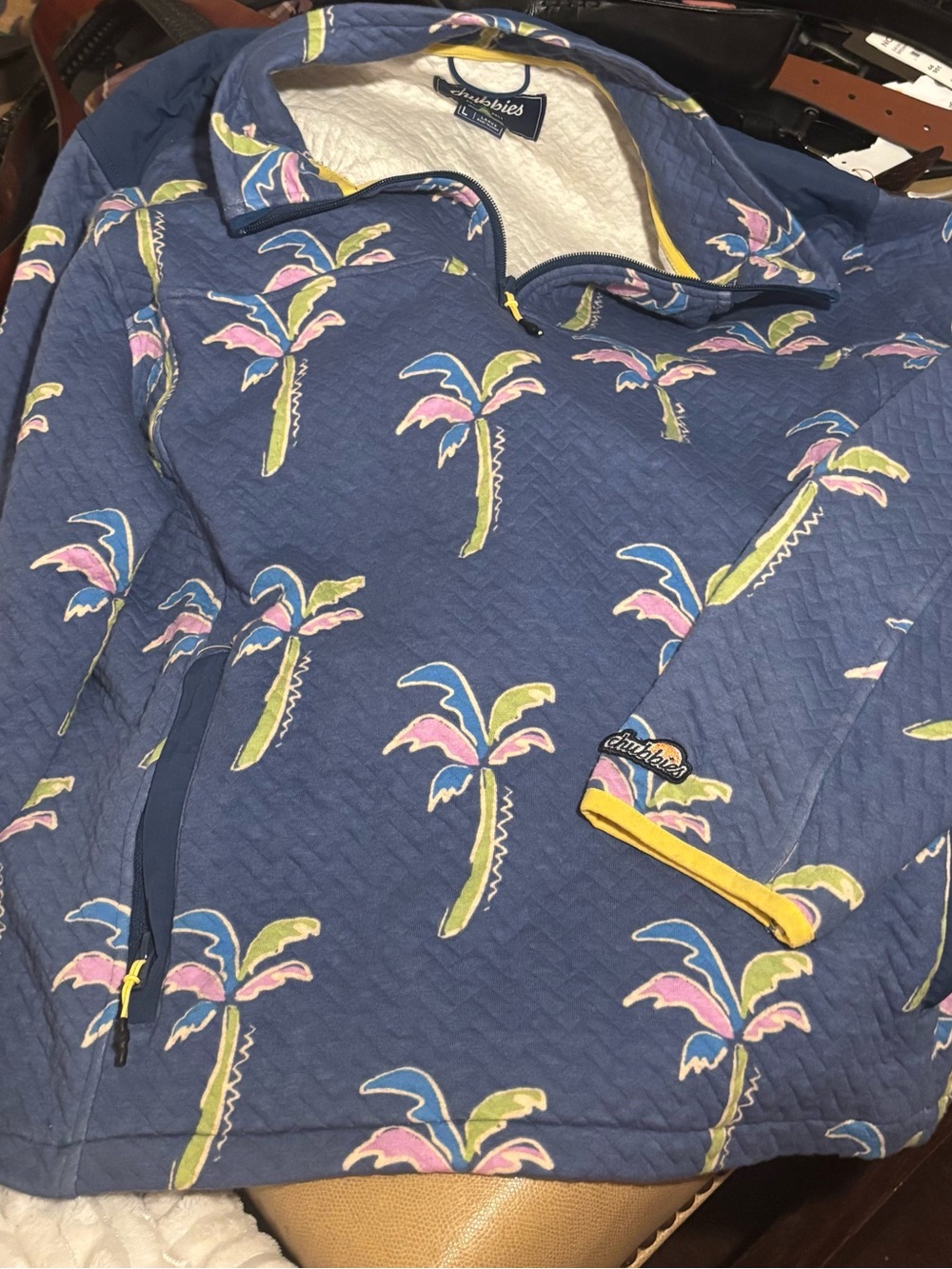 Like new men’s Chubbies Blue Palm Tree 1/4 zip Pullover with Pastel Print size L